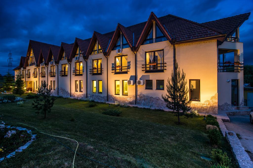 Hotel Conacul Archia Deva Exteriér fotografie